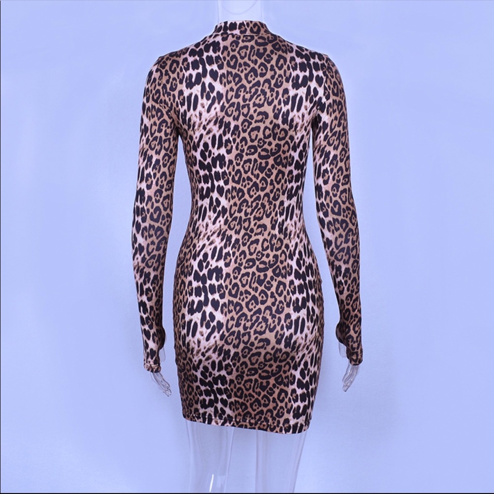 Beautiful sexy leopard print mini dress stretchy - Picture 7 of 8